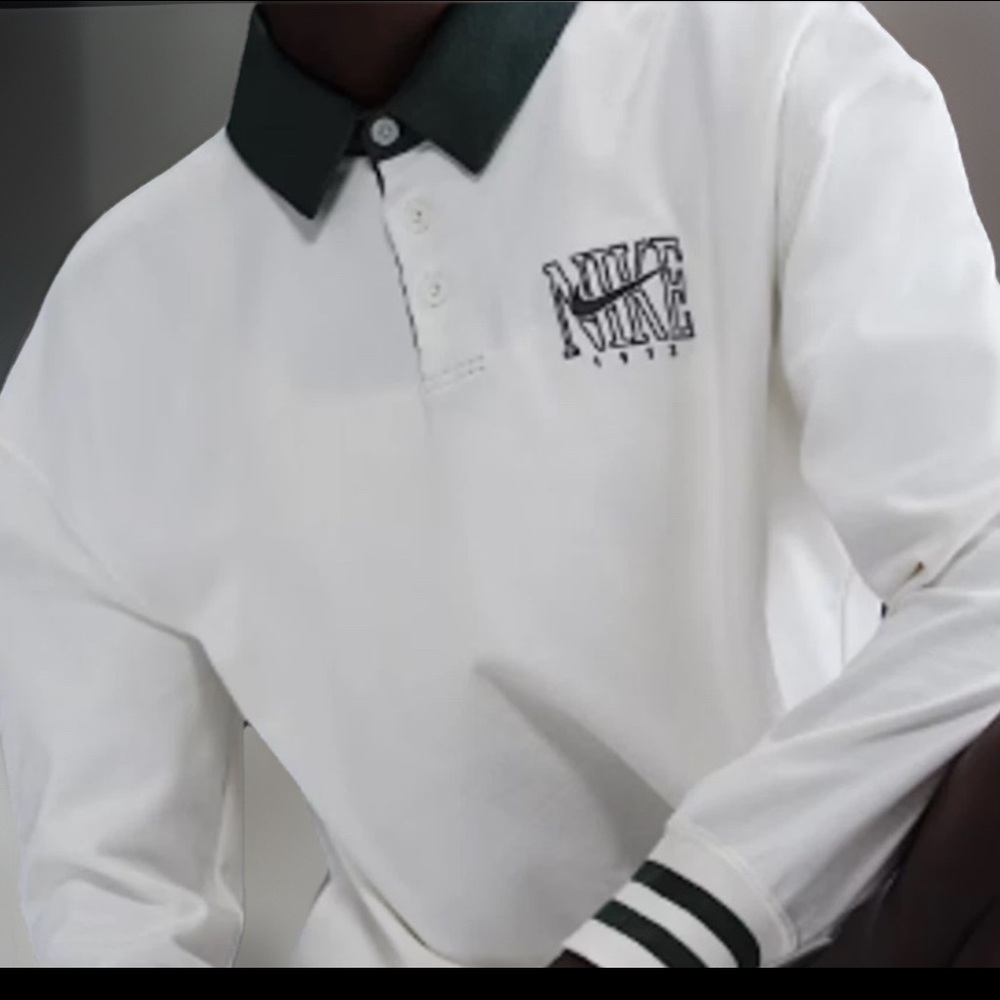 Nike Sportswear Women's Essential Oversized Long-Sleeve W/Embroidered Logo Polo